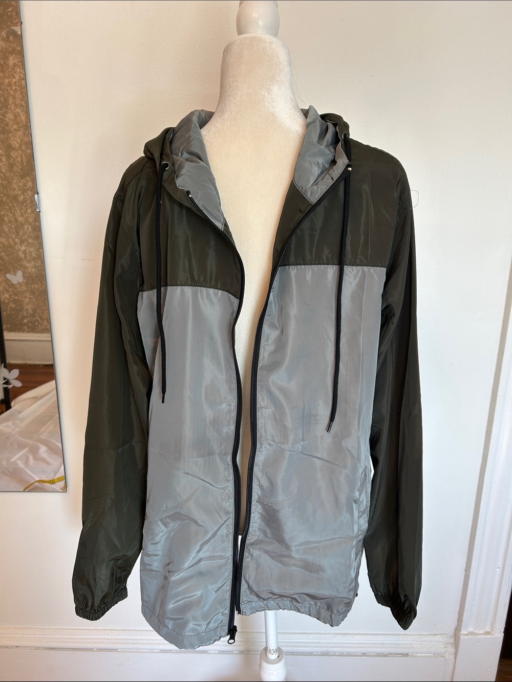 Men's Two-Tone Hooded Windbreaker Jacket - Olive & Gray
